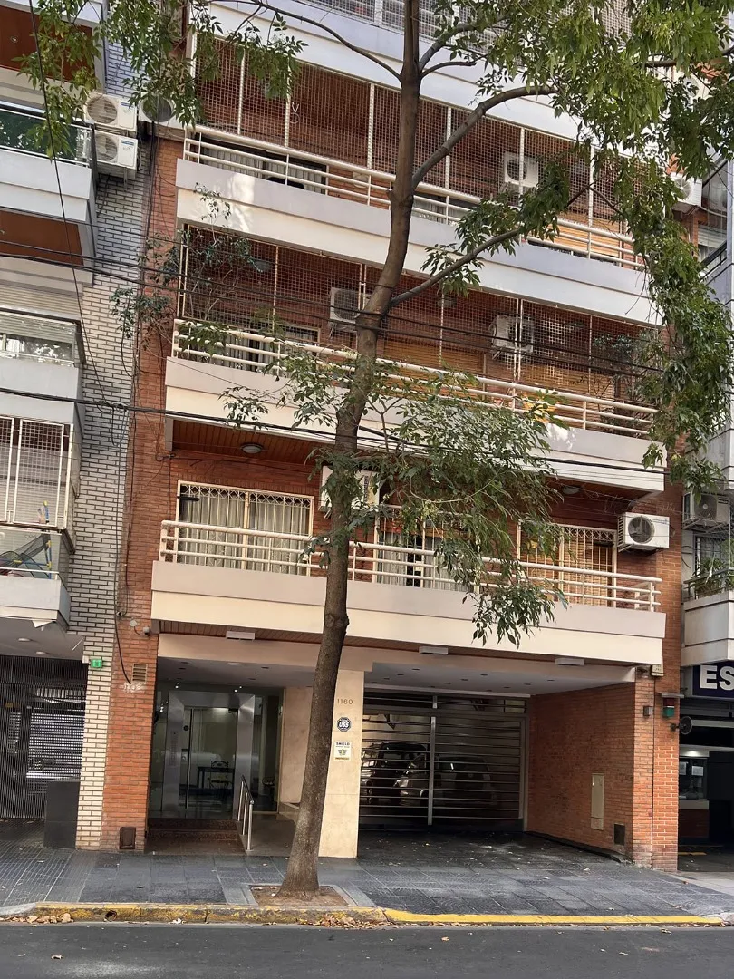 Recoleta 4 rooms, balcony