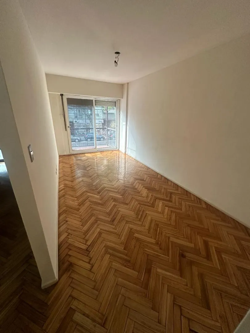 Departamento En Alquiler En Monserrat, Capital Federal, Buenos Aires