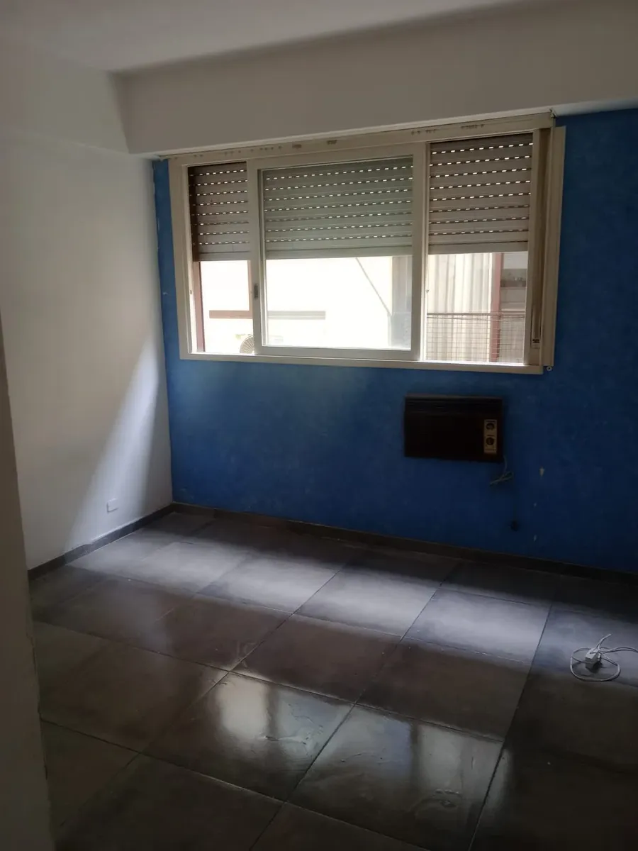 Departamento Dos Ambientes En Un Segundo Piso Al Contrafrente. Excelente Ubicación