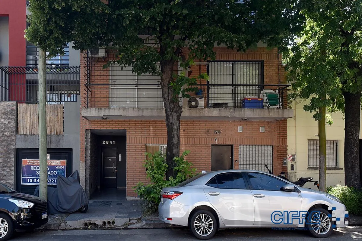 Departamento 2 Ambientes Balcón En Villa Urquiza. Todo Eléctrico. Bajas Expensas