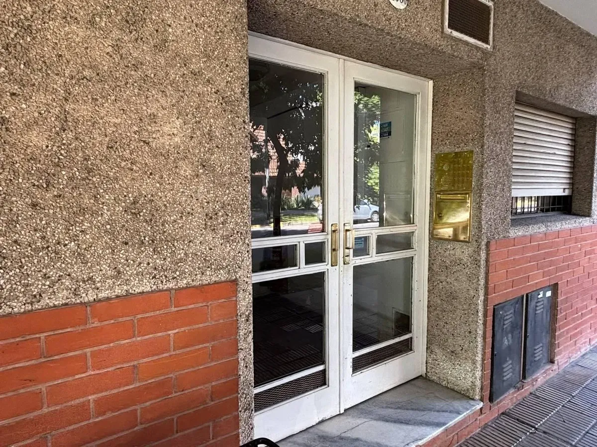 Departamento Para Alquiler Y Venta 1 Ambiente En Hipólito Yrigoyen Al 2300, Florida Este