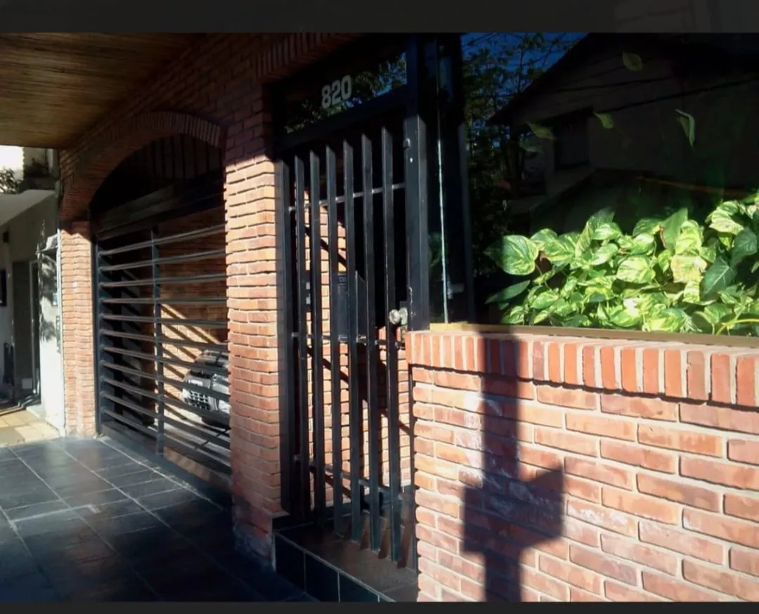 Alquiler Depto.de 2 Amb. Frente Con Balcón Y Cochera.zona Exclusiva De Vicente López. Muy Luminoso