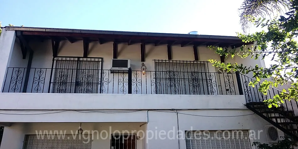 PH planta alta con balcón y terraza