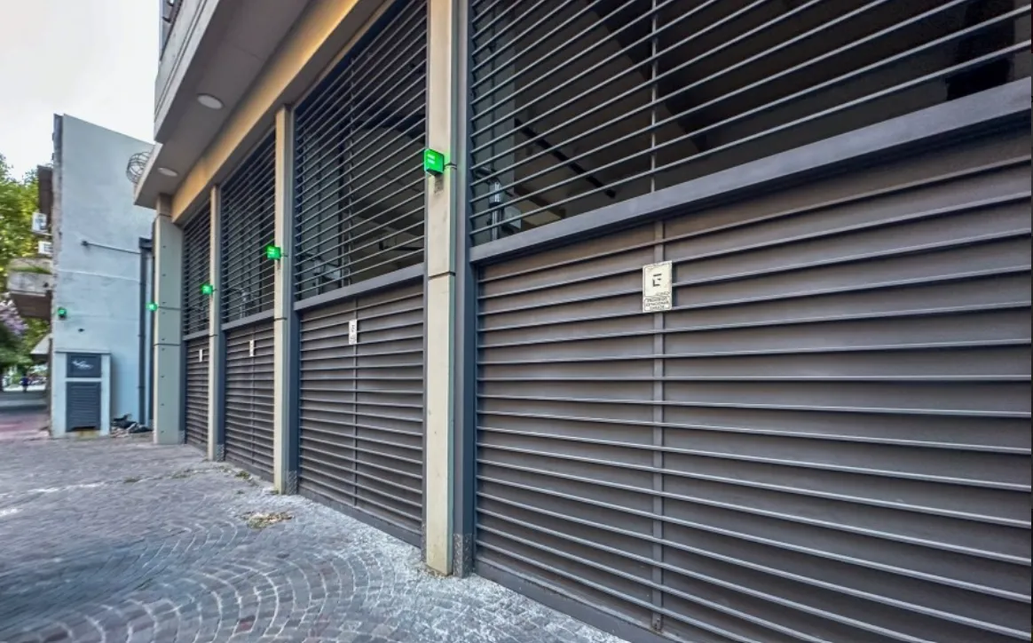 Alquiler Departamento 3 Ambientes Con Balcon Y Cochera. Lanus Oeste