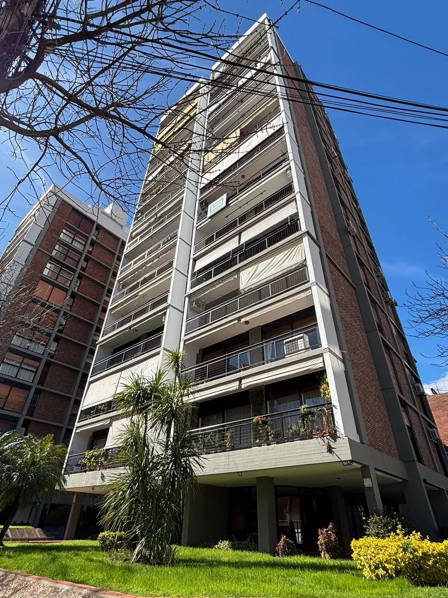 Departamento En Alquiler En El Centro De Martinez . 4 Ambientes Y Cochera