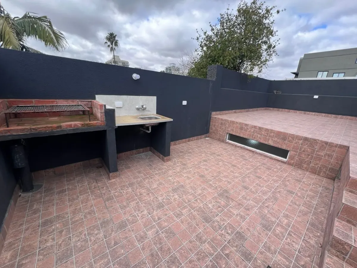 PH al fondo con terraza y parrilla