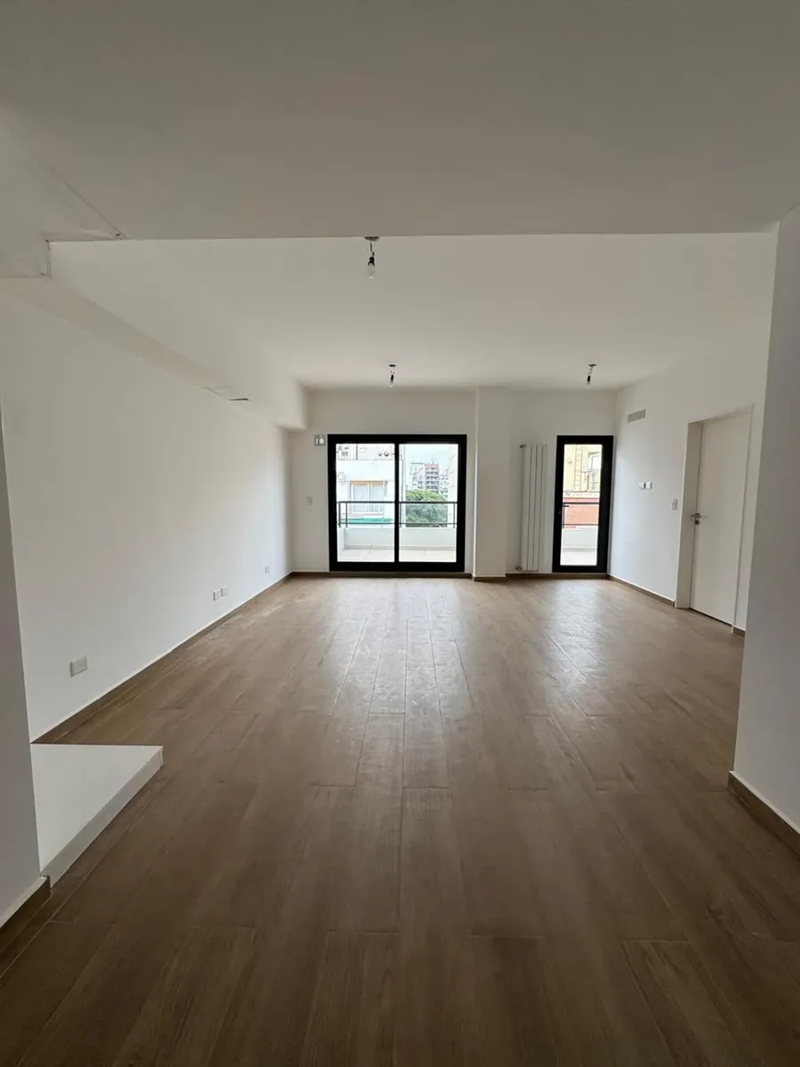 8th floor with 30 m² terrace