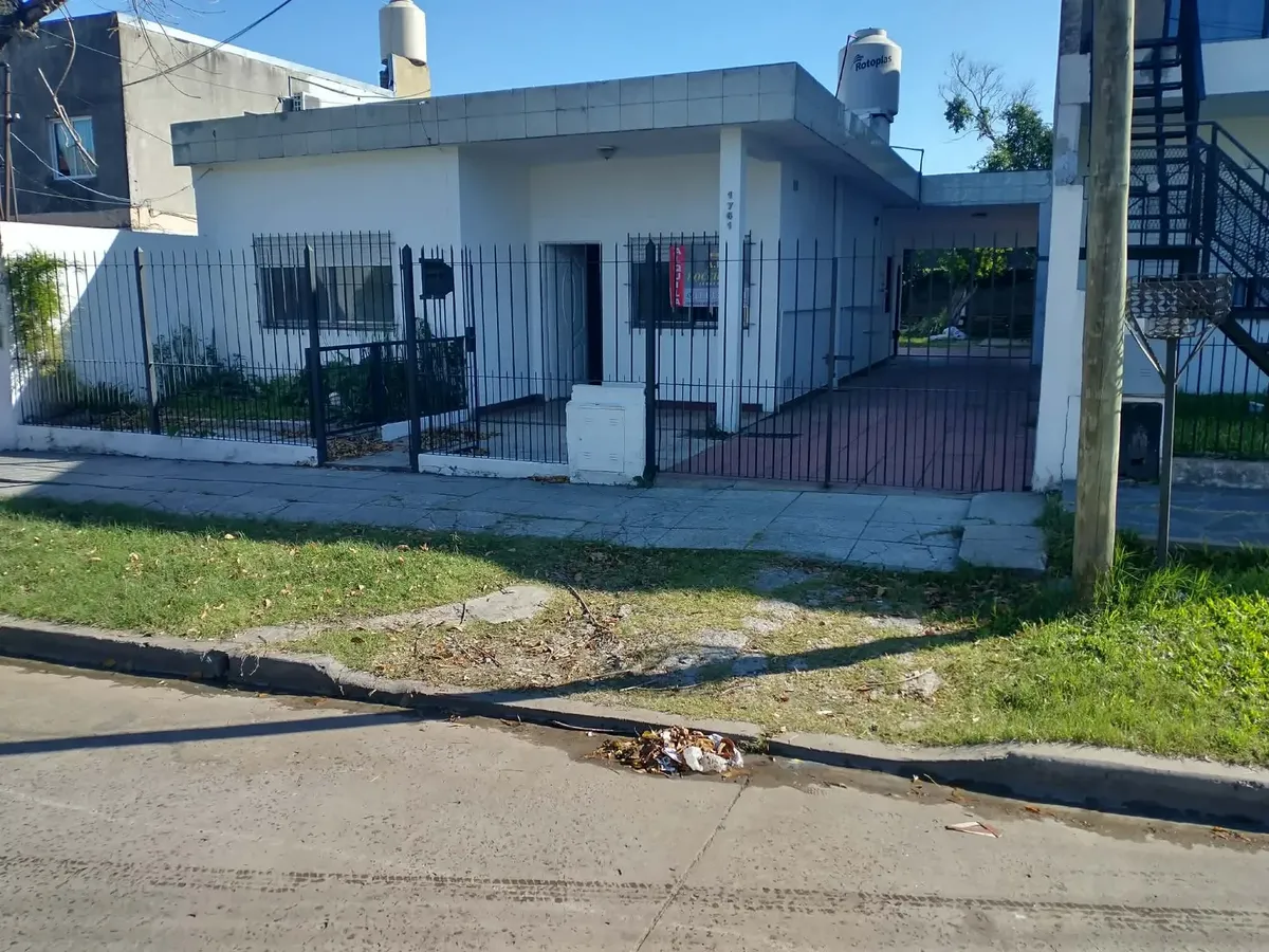2BR house, garage and patio