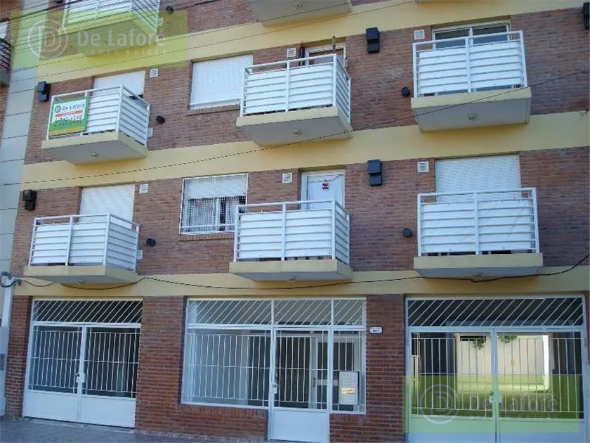 Alquiler - Departamento. 1 Amb. Balcón Victoria
