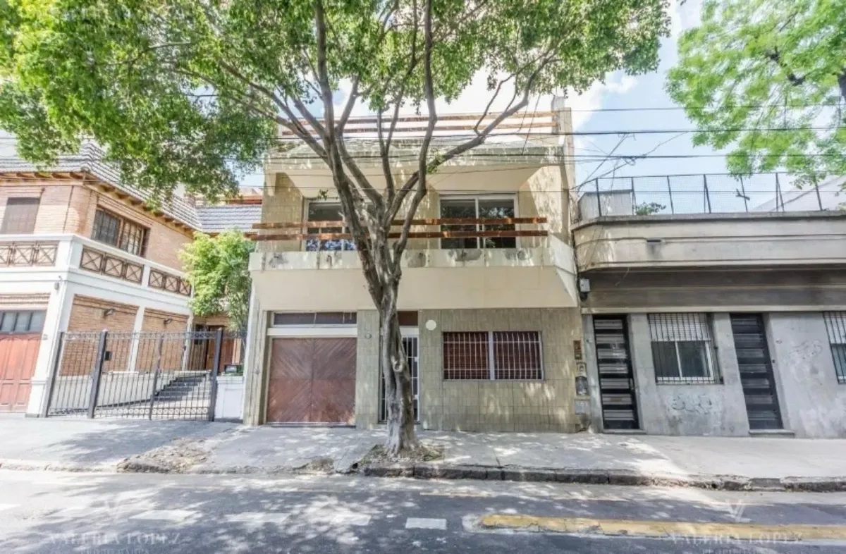 Casa en Caballito, fondo libre