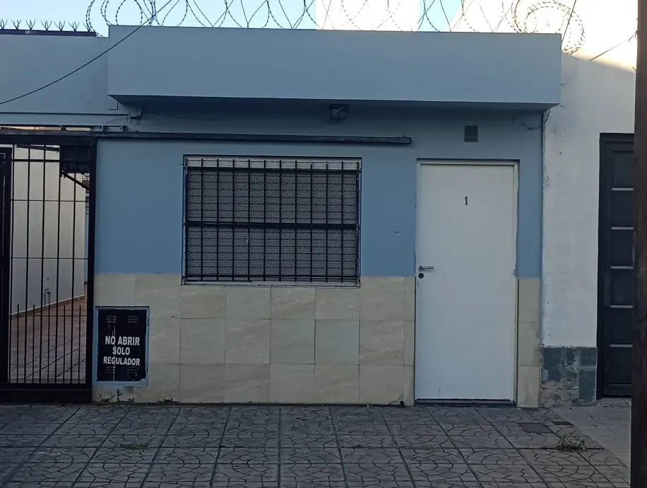 Front-facing PH with semi-covered patio