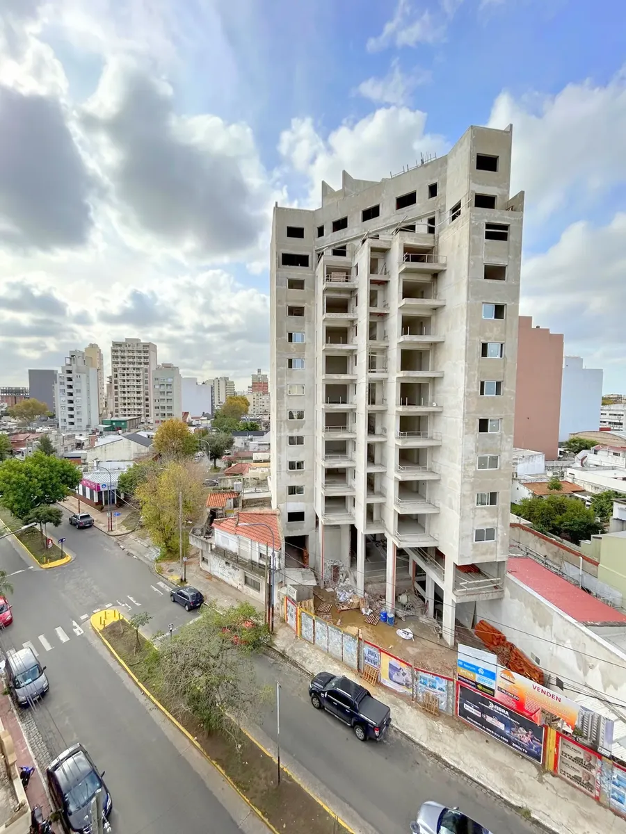 Av Rosales 624 - Semipiso De 2 Amb Con Cochera! Categoría - Remedios De Escalada Oeste Lanus