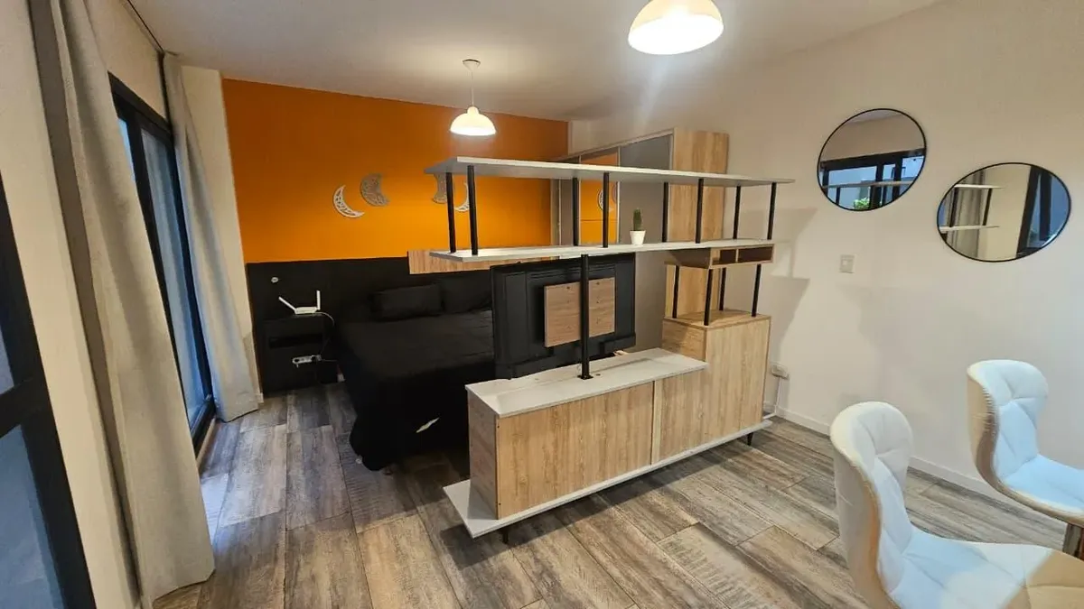 Hermoso Monoambiente Amoblado Con Patio