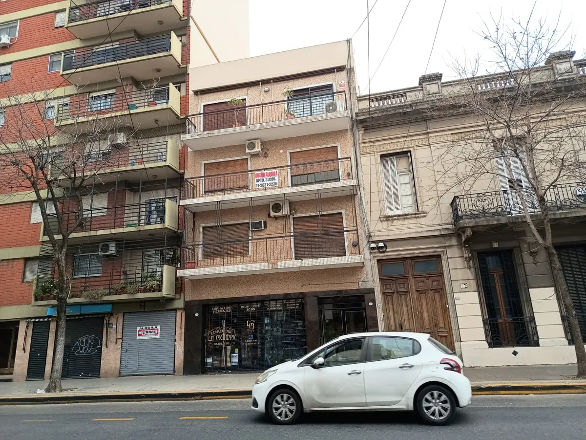 2 dormitorios, terraza y balcón