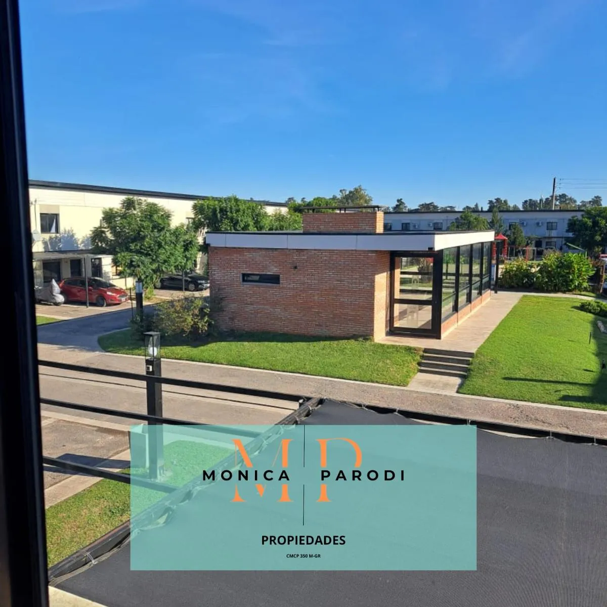 2BR duplex with garden