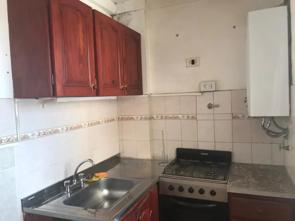 Central, gas cooktop, 1 bath