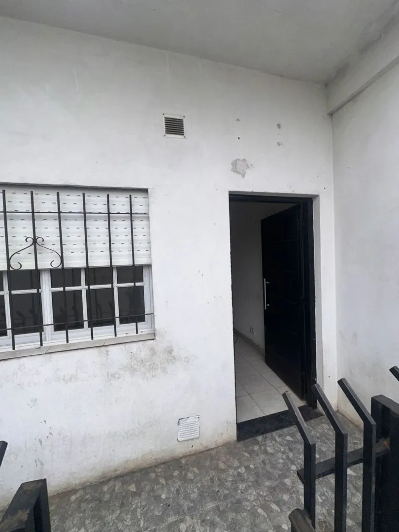 1 dormitorio, balcón al frente