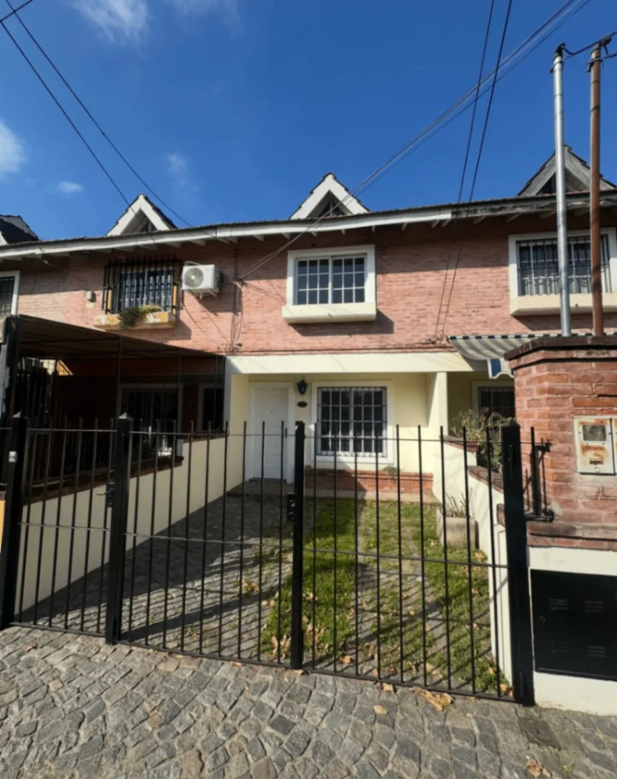 Duplex com 2 quartos e vaga