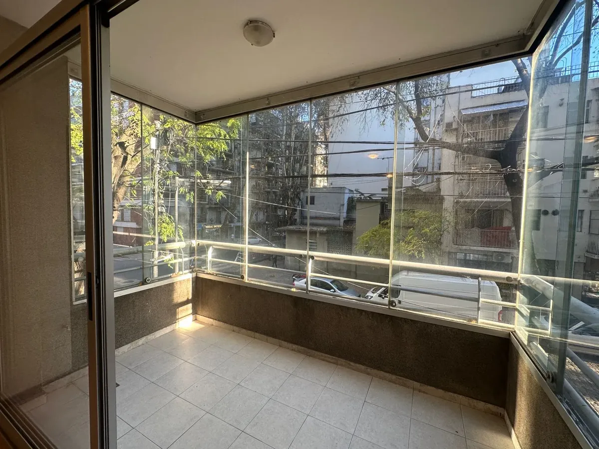 3 Ambientes Totalmente Externo Con Balcon, Gran Patio Al Contrafrente. Excelente Ubicacion Entre Santa Fe Y Cerviño, Cerca De La Rural, Botanico, Rosedal