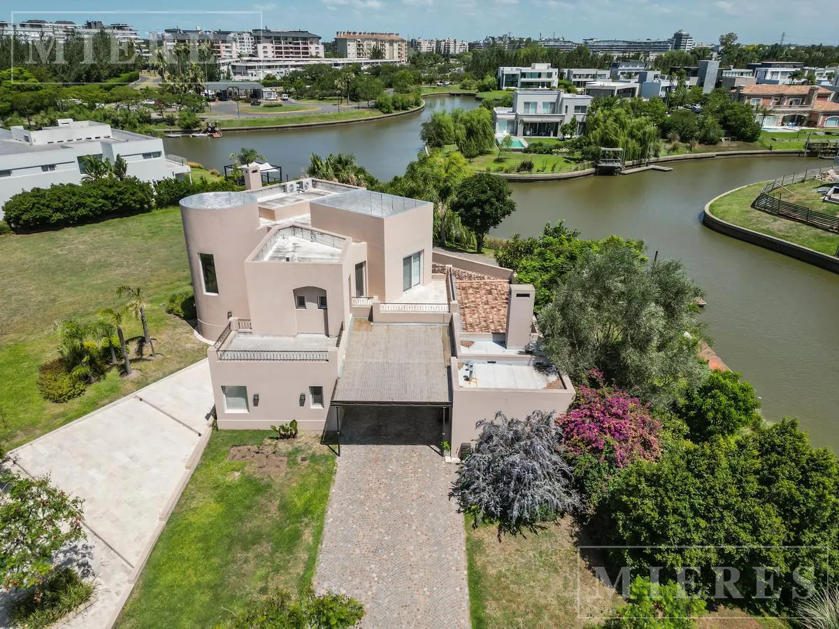 Casa En Alquiler Anual Al Rio En El Yacht, Nordelta