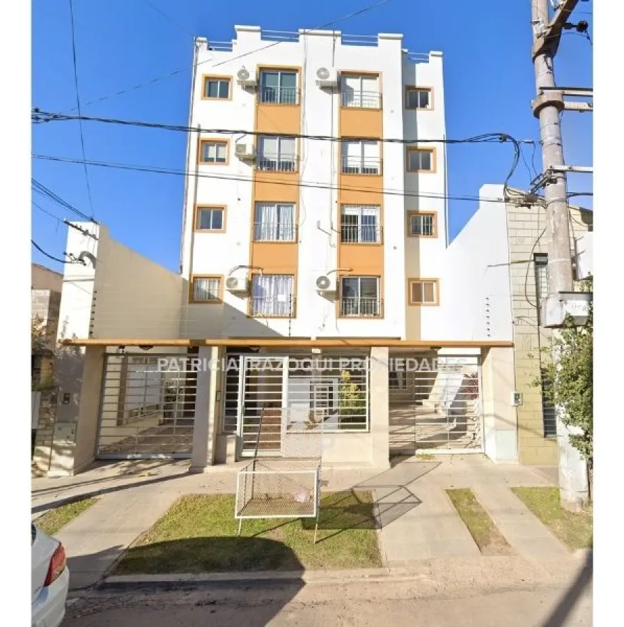 Front-facing 2-room with blackout