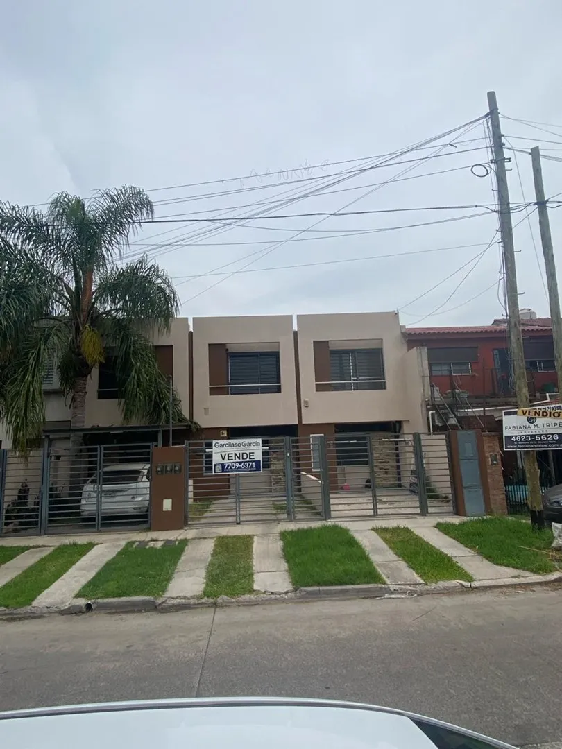 4-room duplex with yard