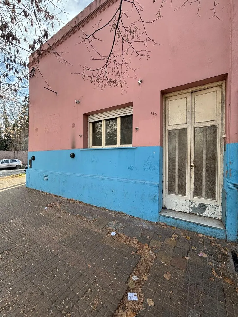 Casa De Cinco Ambientes En Alquiler En La Plata