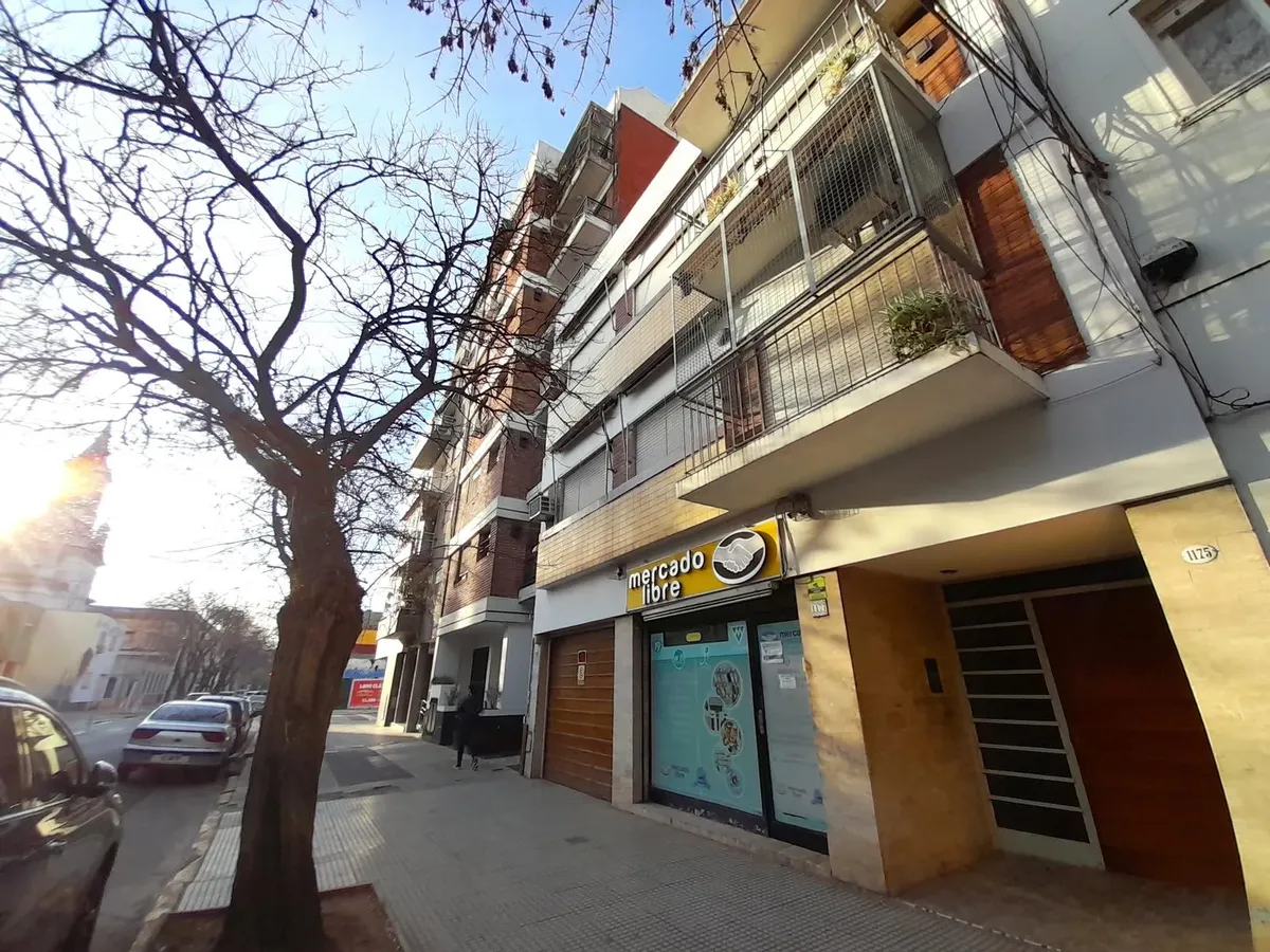 Departamento De 2 Ambientes Por Escalera En Villa Gral. Mitre