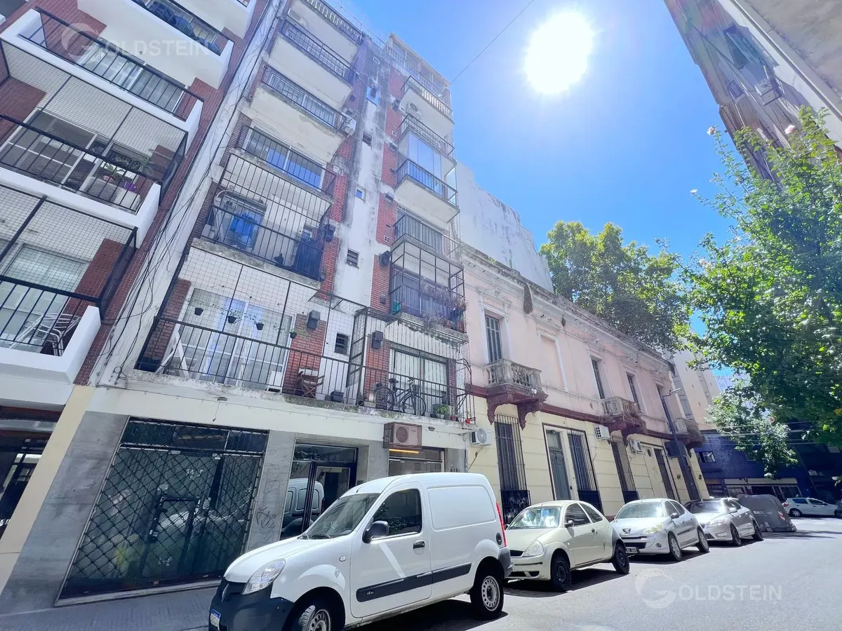 3er piso con balcón a la calle