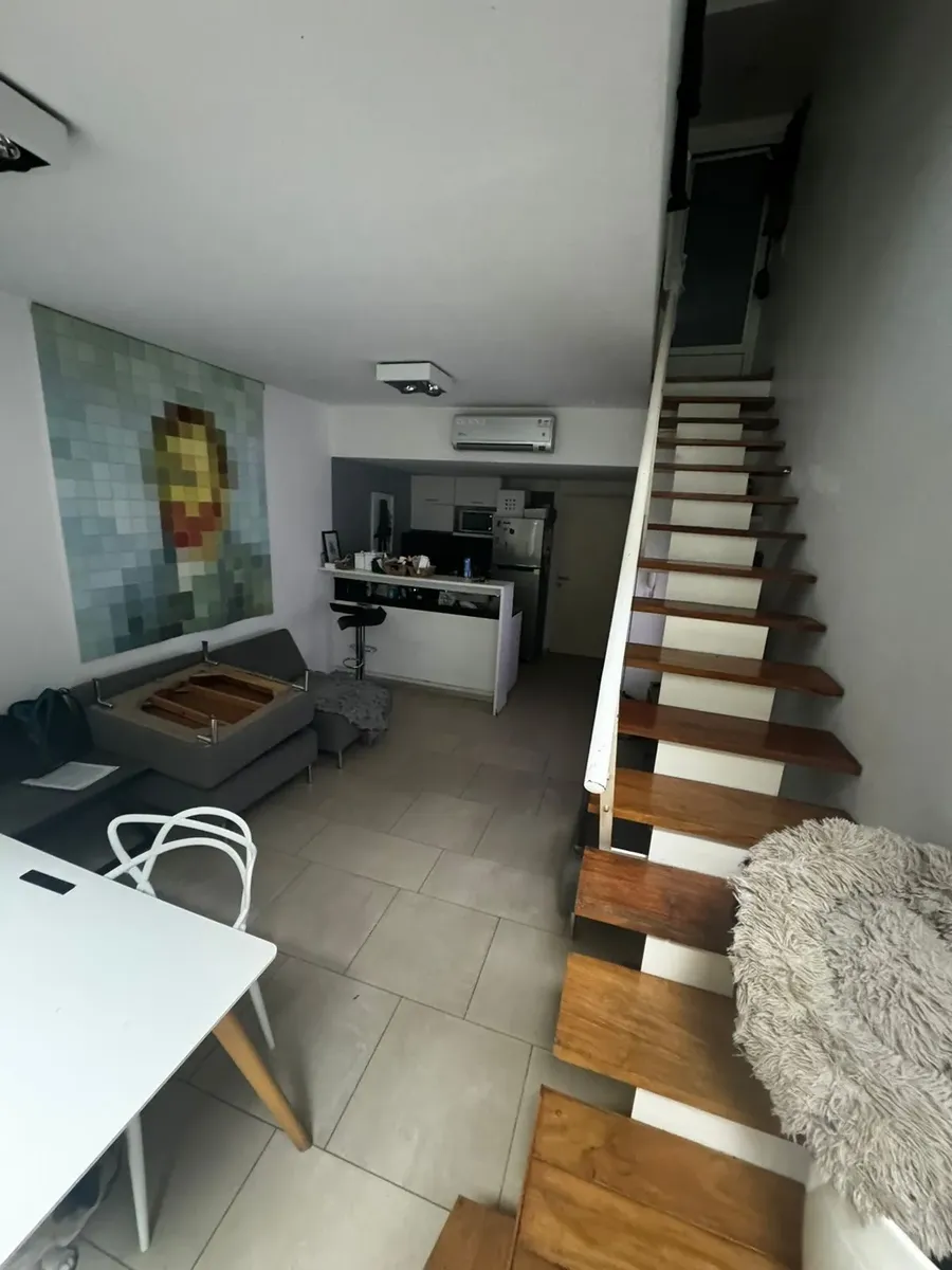 Dúplex con patio propio y cochera