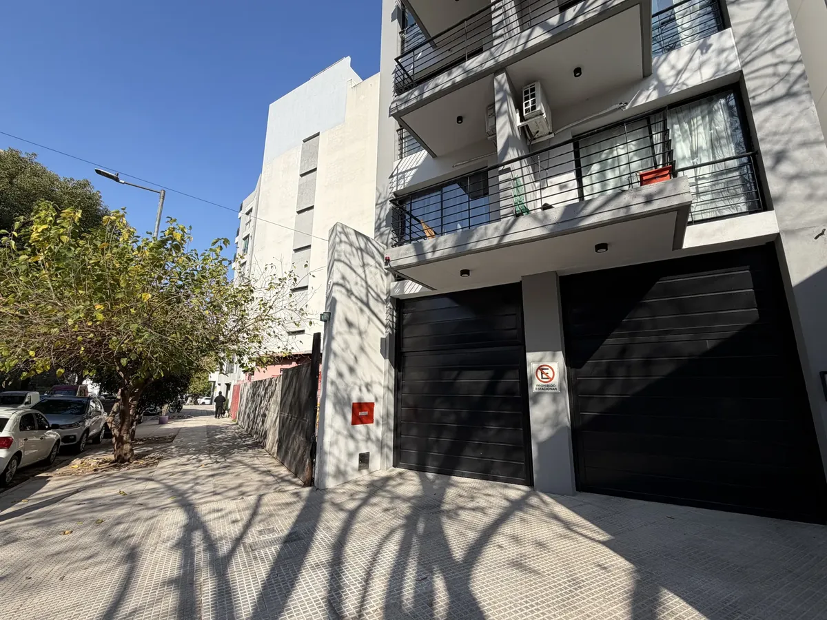 Studio with private patio and parking