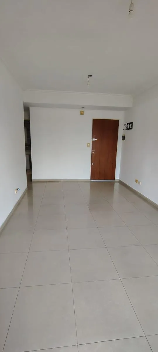 3-room apartment with enclosed balcony