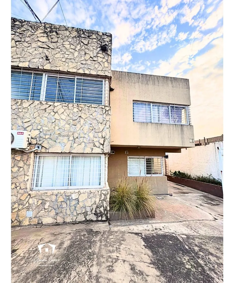 Monoambiente En Alquiler Villa Morra, Pilar 40 M2, Cochera, Expensas Iicluídas, Excelente Ubicación, Ambiente Amplio, Cocina A Gas, Baño, Acepta Mascota Pequeña, Apto Profesional