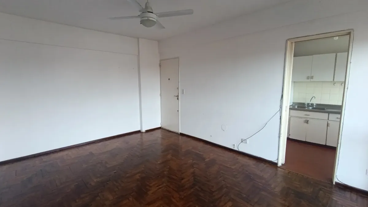 Departamento 3 Ambientes En Alquiler Con Balcon Y Cocina Separada En Martinez Centro!