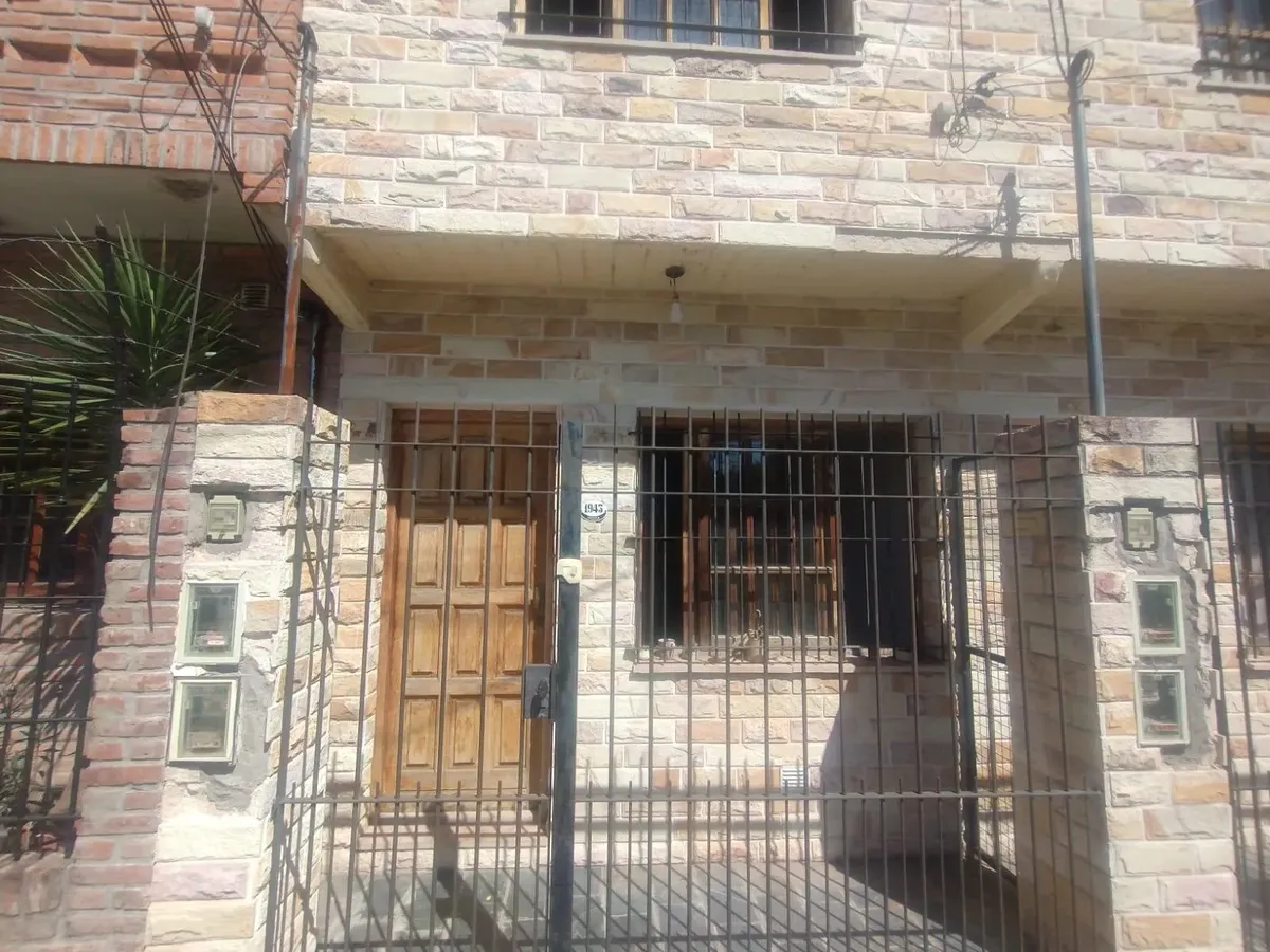 Duplex 2 quartos com pátio
