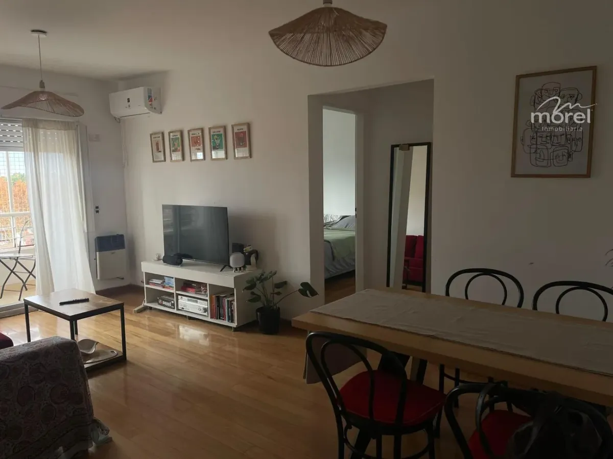 2 dormitorios, balcón y pileta