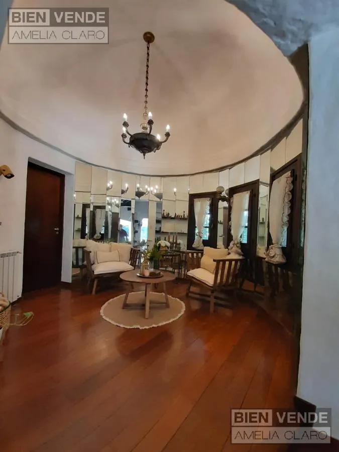 Alquiler Casa En Lomas De San Isidro | Gran Jardín Quincho Y Pileta | 850m2 | Garage Para 4 Autos