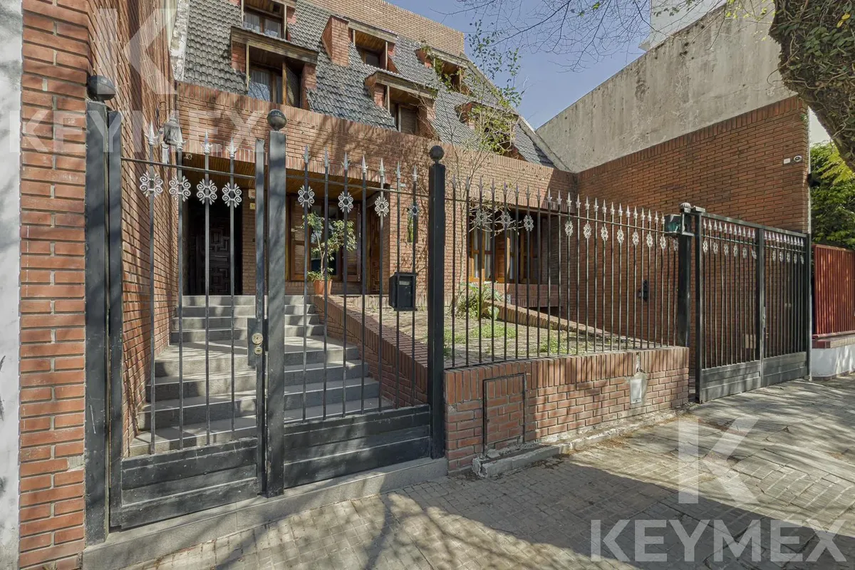 Alquiler Exclusiva Casa De Lujo En Casco La Plata | 5 Suites - Ascensor - 5 Cocheras - Piscina