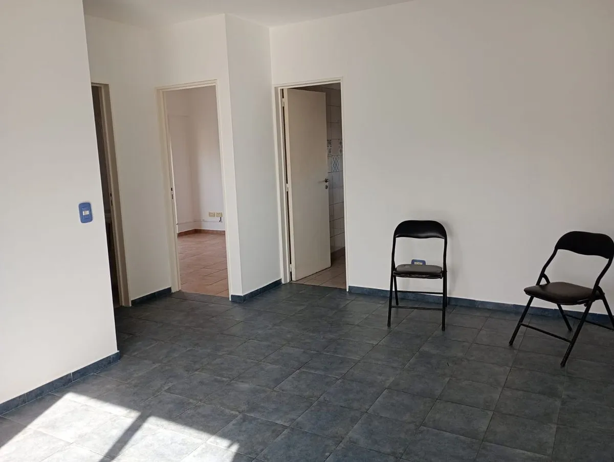 Departamento De Tres Ambientes Con Cochera Fija