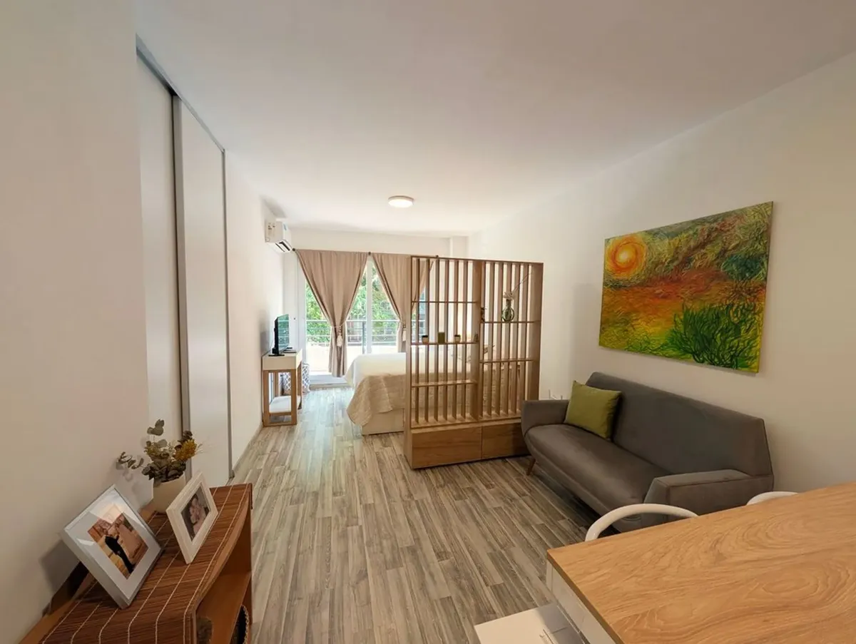 Studio with front balcony