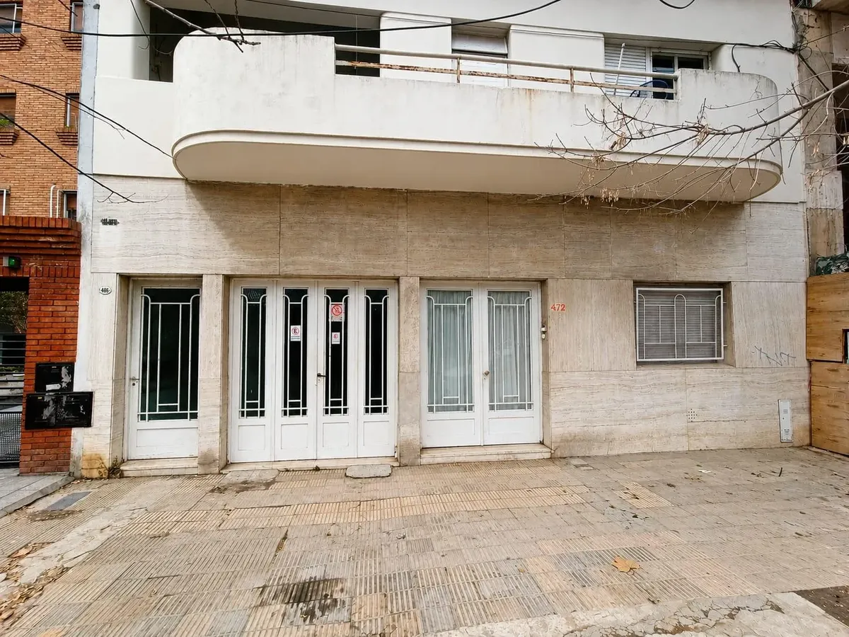 Ground-floor house, patio