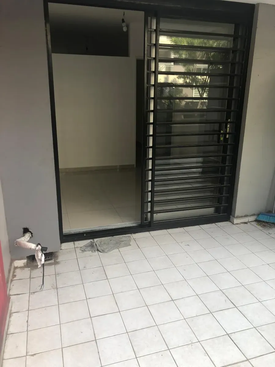 Dto 2 Amb A Una Cuadra Parque Centenario Con Cochera/ Baulera/ Ameneties(parrilla Sum Y Landry)estado Impecable Con Balcón Terraza En Primer Piso Acepto Mascota,apto Uso Comercial