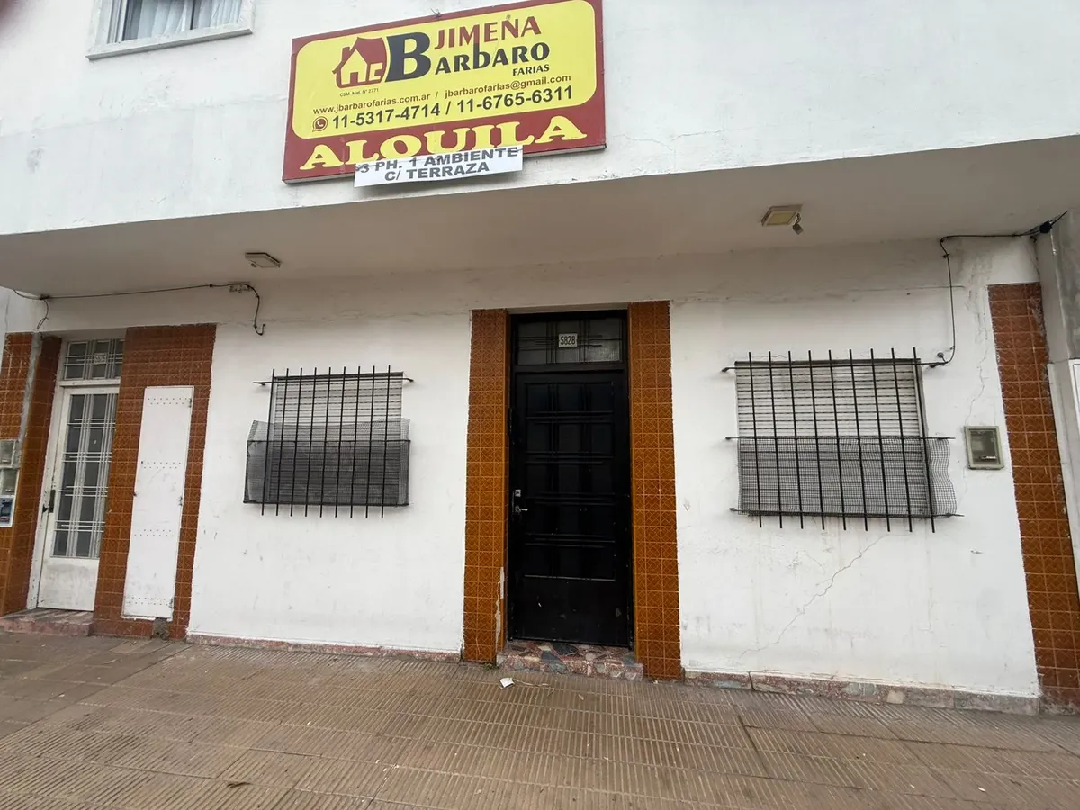 Studio no térreo de frente