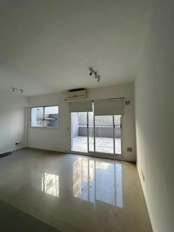 Monoambiente Amplio Con Balcon