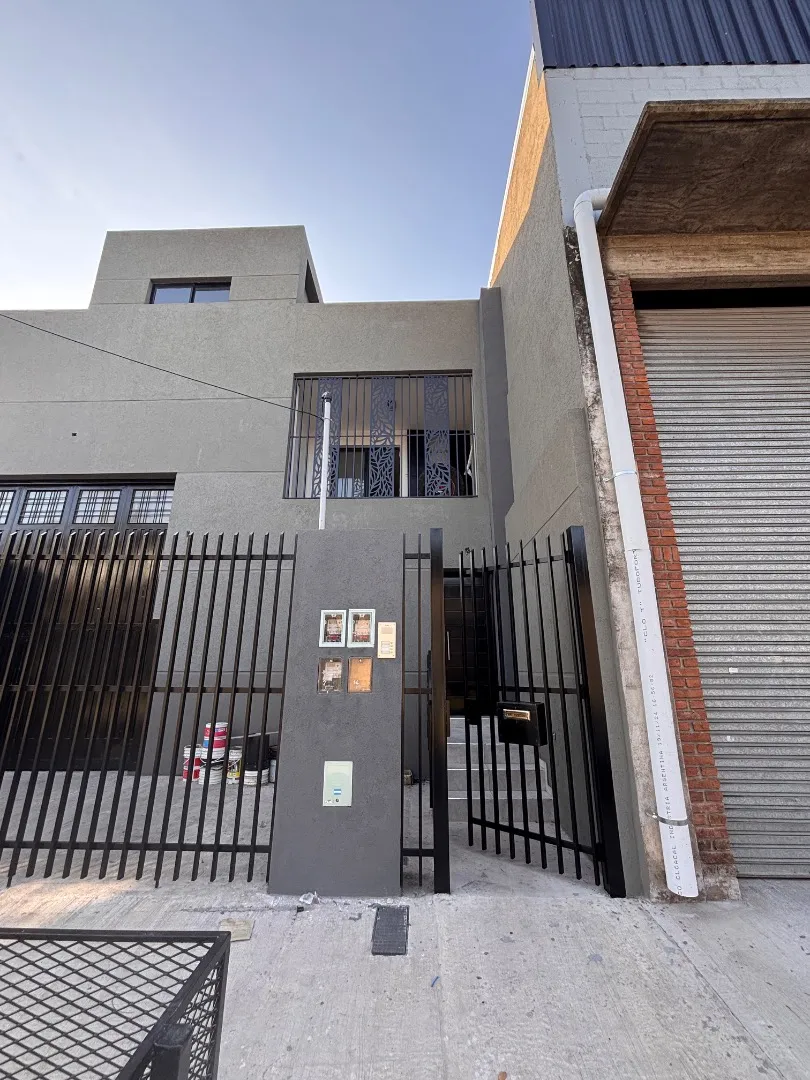 2 ambientes con balcón en San Justo