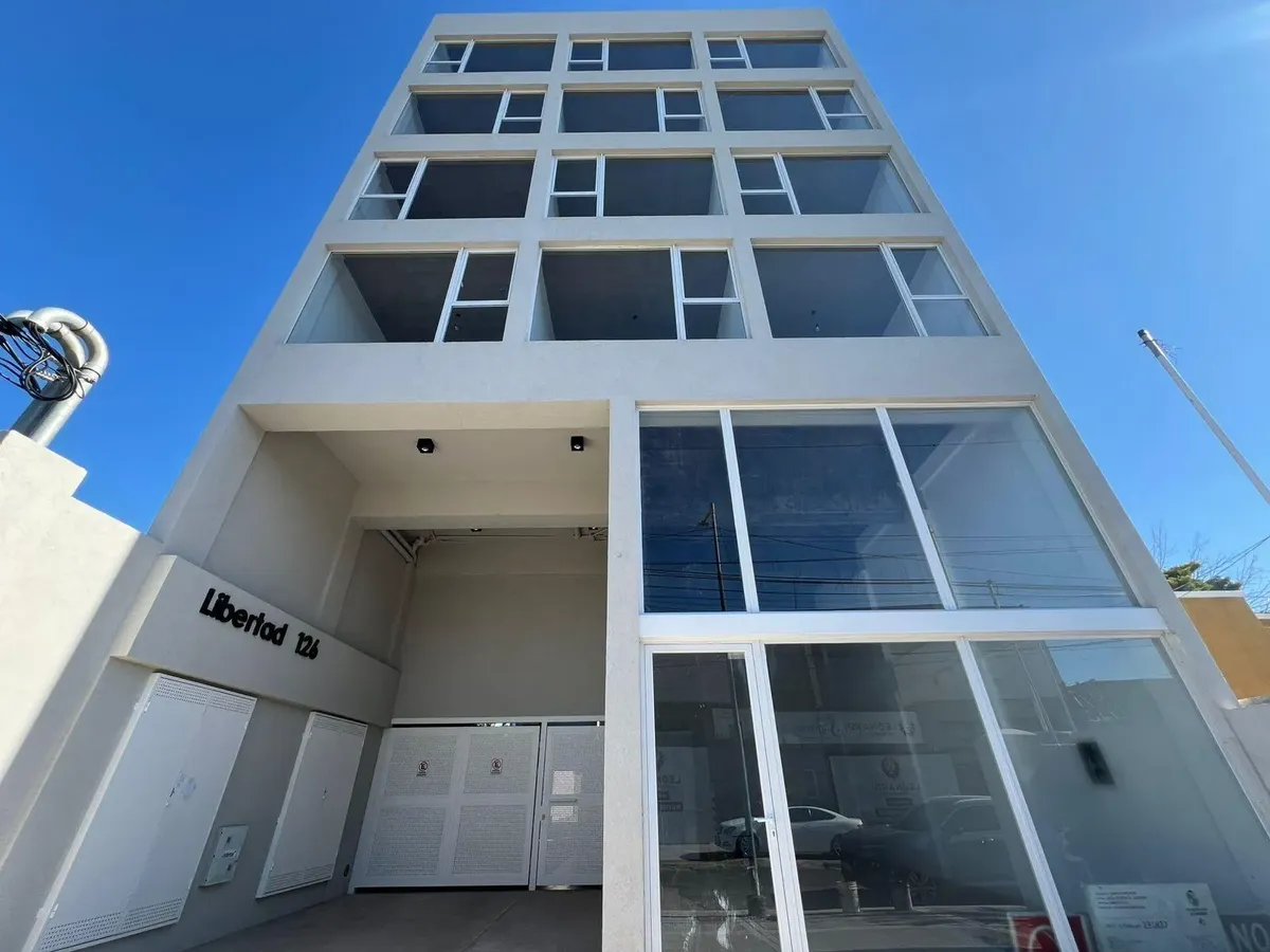 1 quarto, vaga e elevador