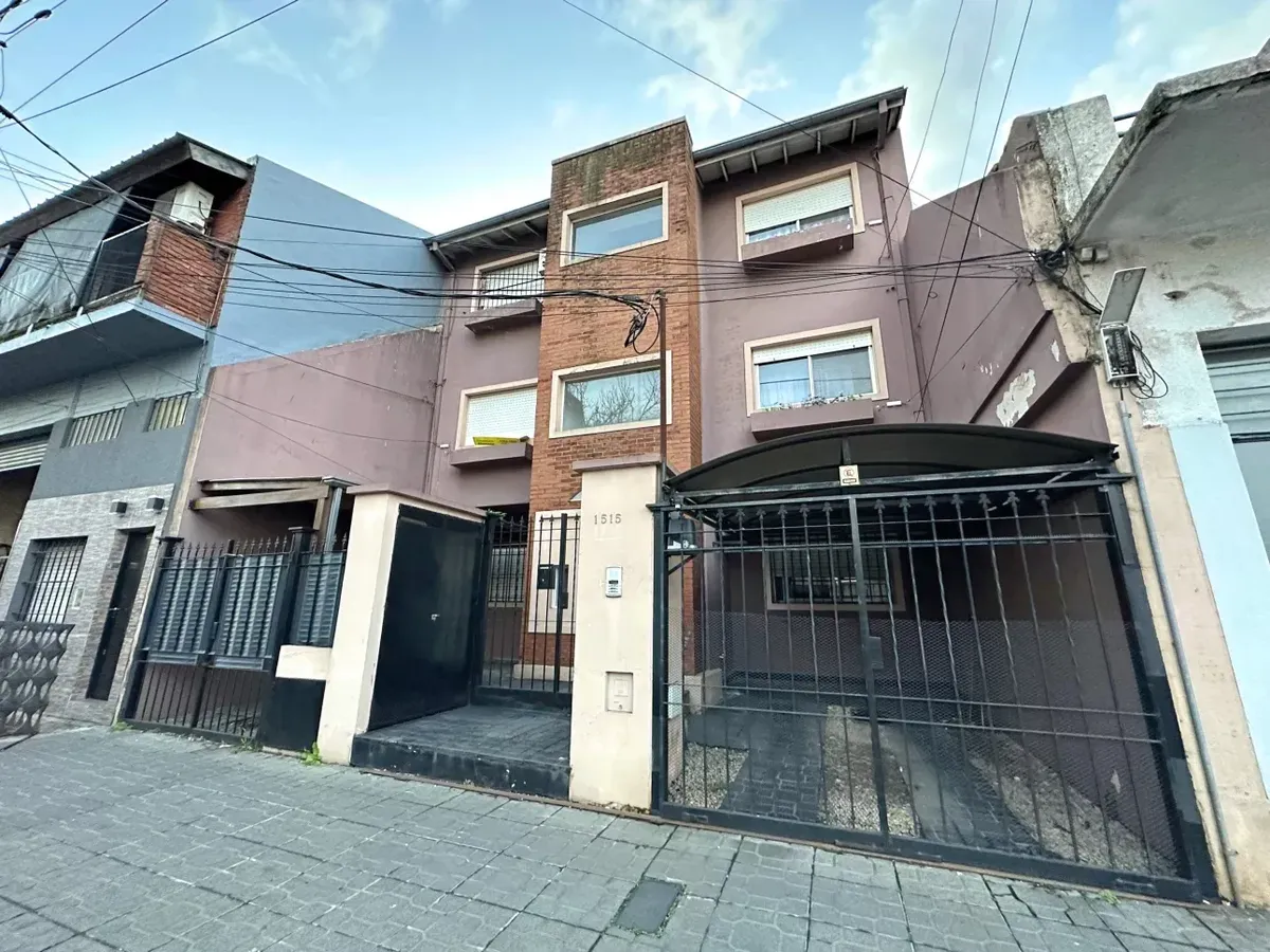 2-room unit with garden and parking