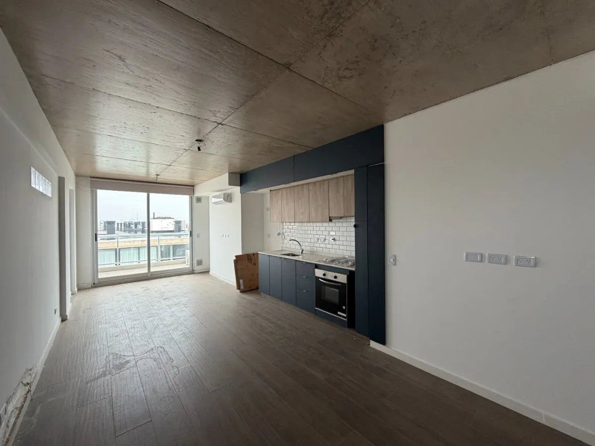 Monoambiente En Piso Alto, Con Gran Luminosidad