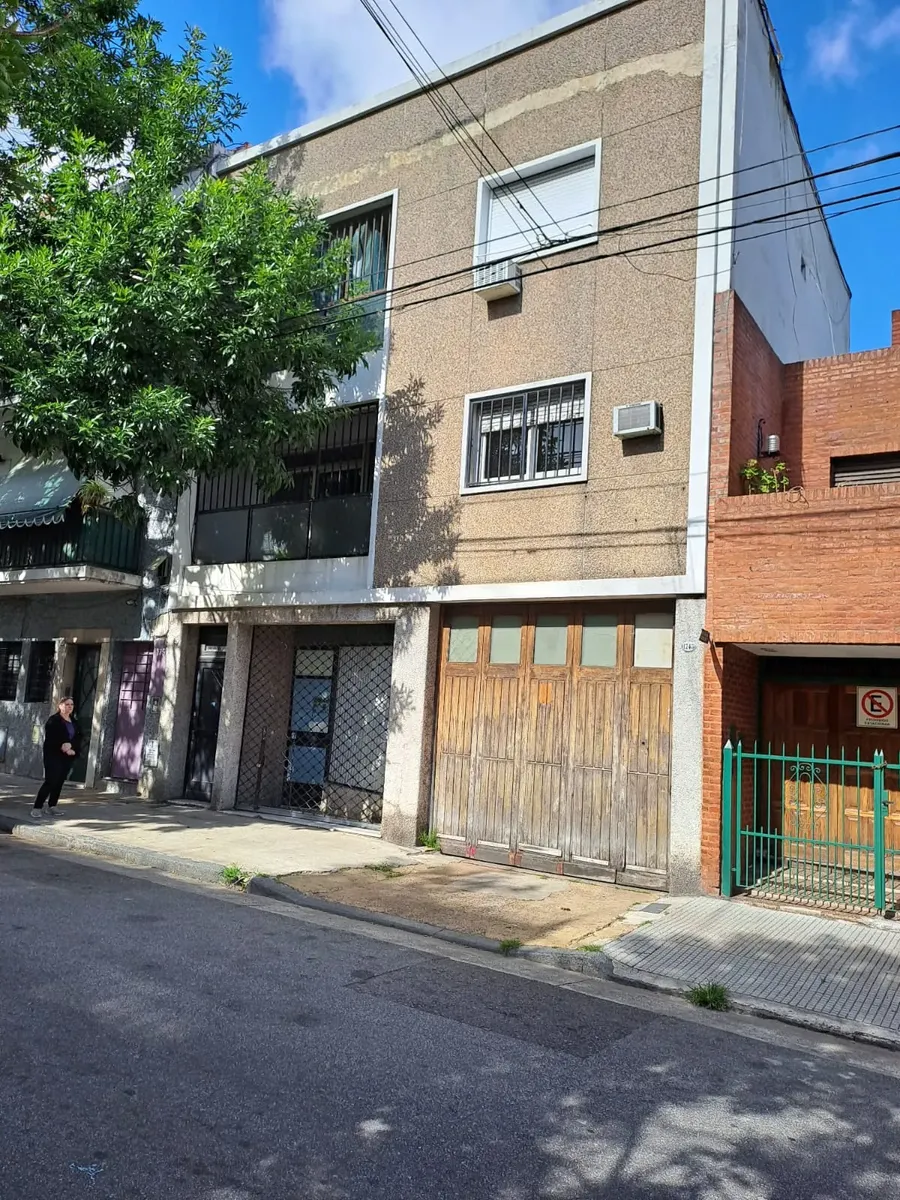 Departamento De Categoría | 3 Ambientes Al Frente Con Balcón | 83 M2 | Sin Expensas