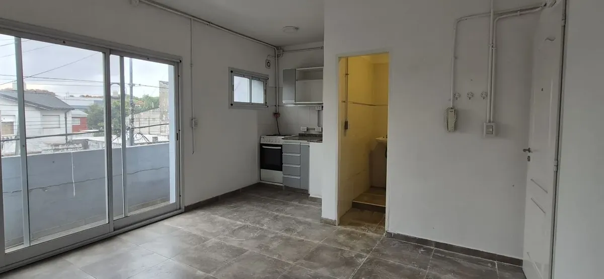 Alquiler De Departamento 2 Ambientes En Caseros, Tres De Febrero